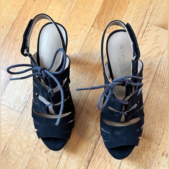 Naturalizer Kappa strapped suede platform heels never worn size 6 - Picture 4 of 7